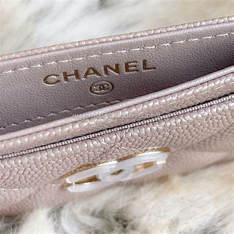 pearly beige chanel 19s